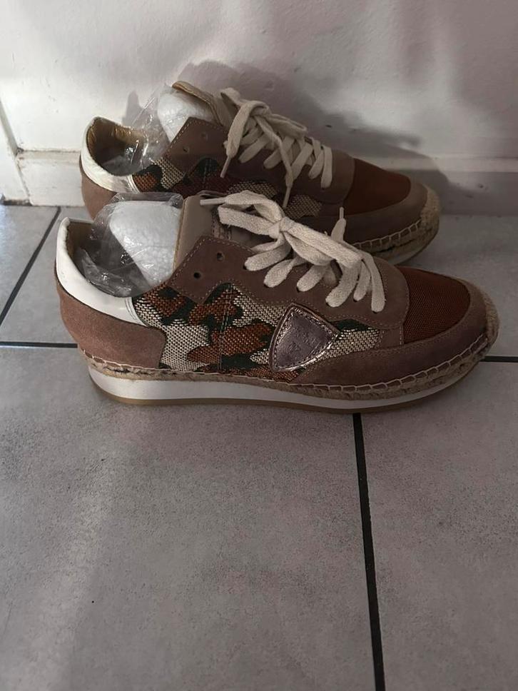 NIEUW Philippe Model sneakers maat 38, Kleding | Dames, Schoenen, Nieuw, Sneakers of Gympen, Beige, Ophalen of Verzenden
