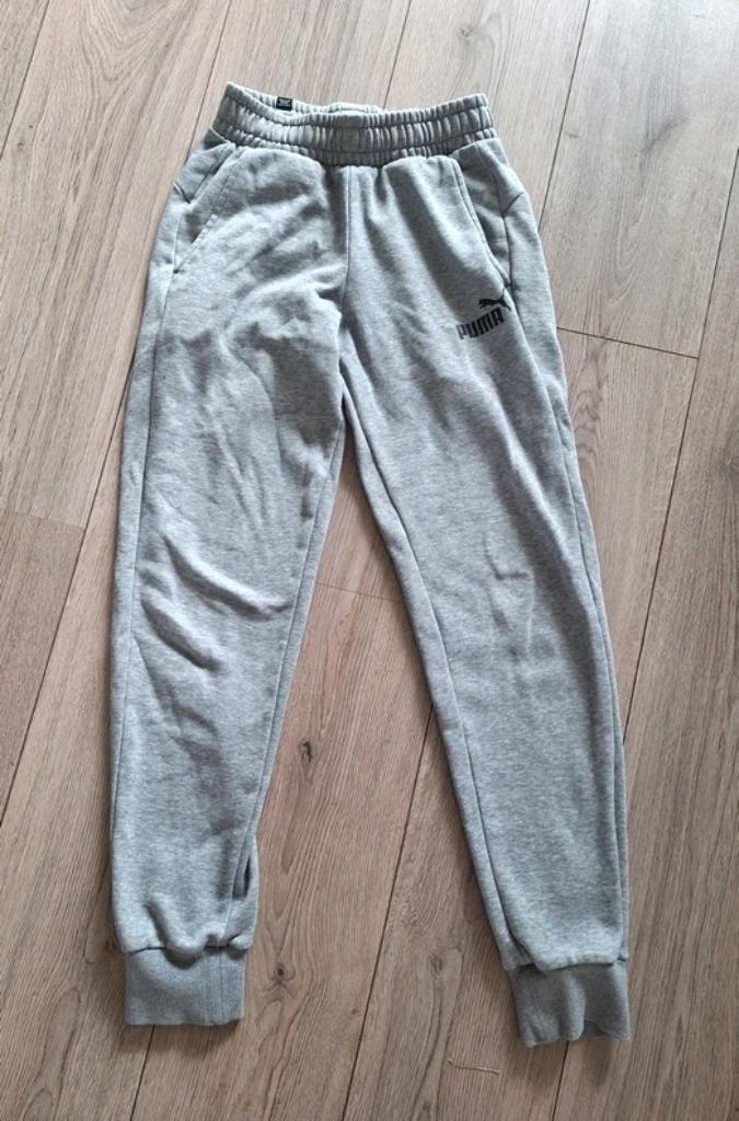 Grijze Puma joggingbroek maat XS, Kleding | Dames, Sportkleding, Zo goed als nieuw, Overige typen, Maat 34 (XS) of kleiner, Grijs