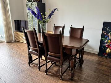 Donkerbruine houten eetkamer set - tafel + 4 stoelen beschikbaar voor biedingen