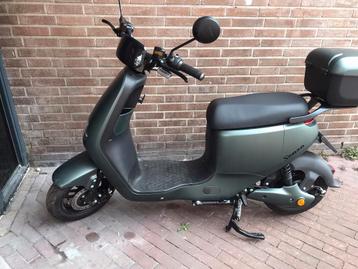 Senzo electrice scooter accu defect 300,- beschikbaar voor biedingen