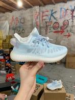 Yeezy Boost 350 Mono Ice | Maat 38, Kleding | Heren, Schoenen, Ophalen of Verzenden, Nieuw