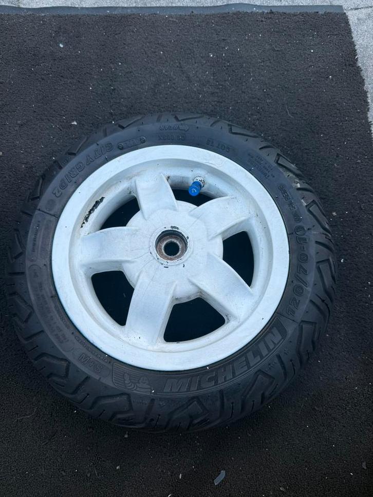 Achtervelg met band zip / vespa lx etc, Motoren, Tuning en Styling, Ophalen of Verzenden