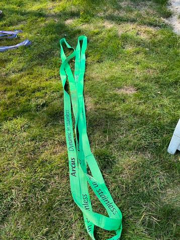 Hijsband 2x beschikbaar voor biedingen