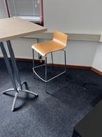 Tafel met 2 krukken, Huis en Inrichting, Bureaus, Ophalen of Verzenden, Zo goed als nieuw