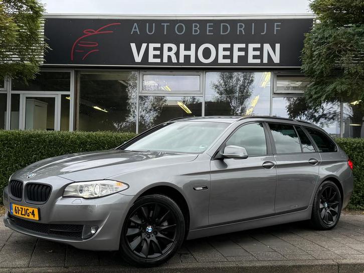 BMW 5-serie Touring 520i Upgrade Edition - AUTOMAAT - CRUISE, Auto's, BMW, Bedrijf, Te koop, 5-Serie, ABS, Achteruitrijcamera