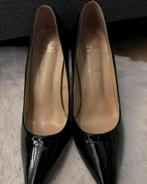 Louboutin 41, Kleding | Dames, Schoenen, Ophalen of Verzenden, Zo goed als nieuw, Zwart