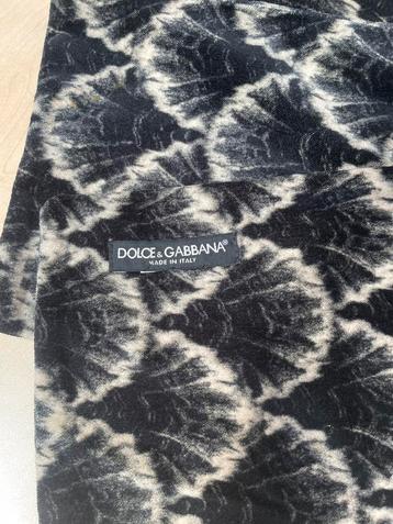 Dolce & Gabbana sjaal. (Sirkel) beschikbaar voor biedingen