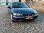 VOLVO S60 2.4 EDITION 140PK AUT LEDER NWE APK, Blauw, S60, 1476 kg, Bedrijf