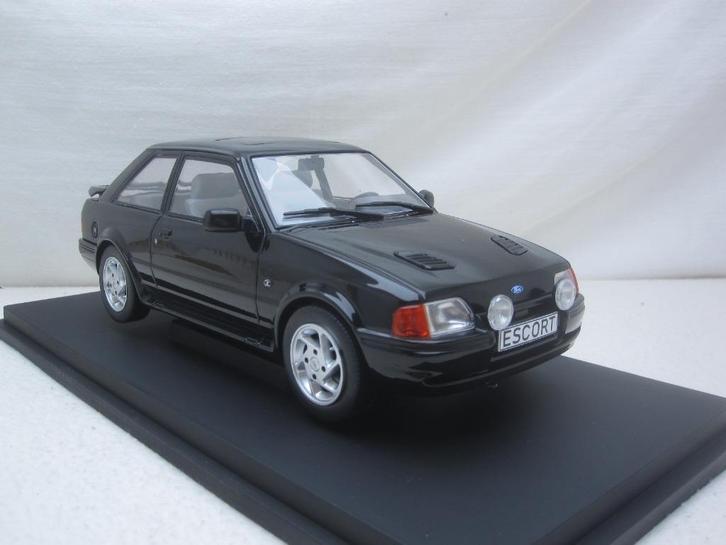 Ford Escort Mk4 RS Turbo S2 1990 zwart  1:18 MCG, Hobby en Vrije tijd, Modelauto's | 1:18, Nieuw, Auto, Overige merken, Ophalen of Verzenden