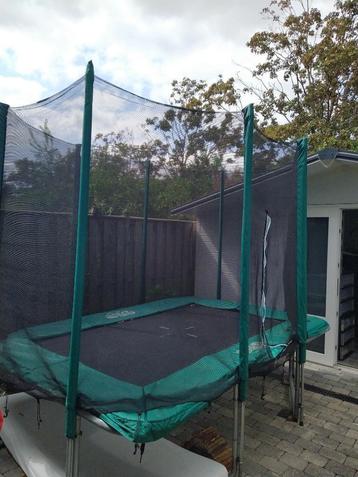 trampoline 200 x 315cm beschikbaar voor biedingen