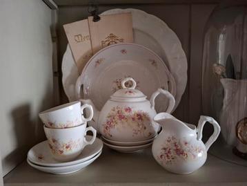 Oud Brocante Servies - Bloemen Decor beschikbaar voor biedingen