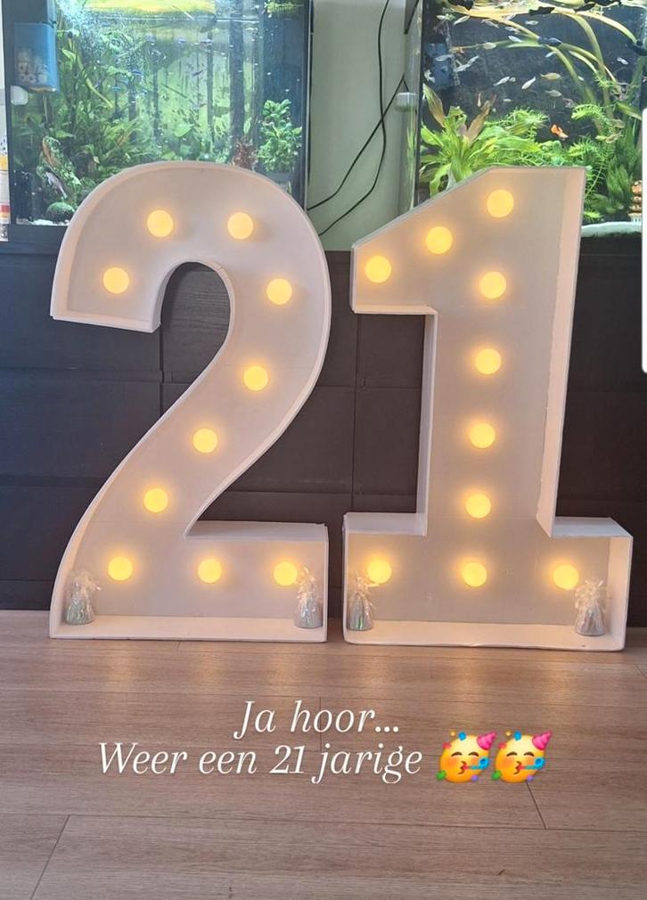 Lichtcijfers te huur of te koop, Hobby en Vrije tijd, Feestartikelen | Verhuur, Zo goed als nieuw, Geboorte of Huwelijk, Ophalen of Verzenden