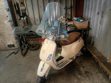 Vespa lxv snor t2 bj 2010 harde bodem  beschikbaar voor biedingen