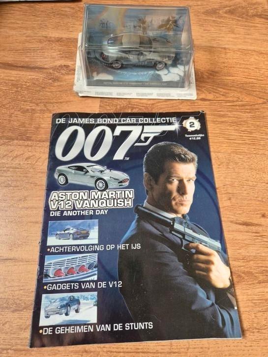 James Bond modelauto Aston Martin V12+ magazine, NIEUW, Verzamelen, Film en Tv, Nieuw, Film, Ophalen of Verzenden