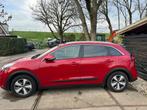Kia Niro 1.6 GDi Hybrid 141pk Dct6 2017 Rood, Stof, Elektrische buitenspiegels, 75 €/maand, Geïmporteerd