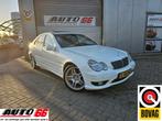 Mercedes C-klasse AMG 32 V6 Kompressor Special Edition Pano, Auto's, Stoelverwarming, Achterwielaandrijving, Gebruikt, Zwart