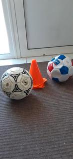 2 leren voetballen Dunlop en SKF gebruikt, en 4 nieuwe pylon, Ophalen, Gebruikt