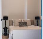 Matzwarte tafellamp met fluwelen lampenkap (ca. 76 cm. hoog), Huis en Inrichting, Lampen | Tafellampen, Ophalen, Modern chique