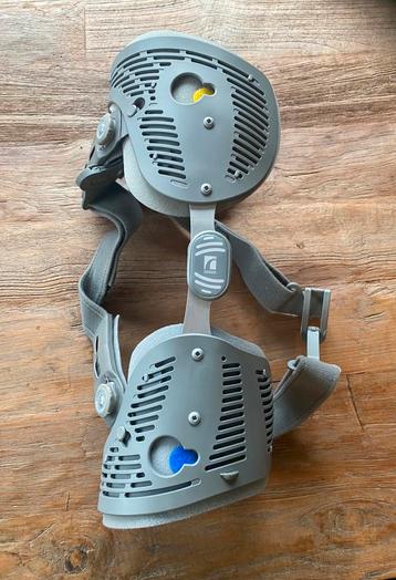 Össur  kniebrace links maat L nieuw beschikbaar voor biedingen