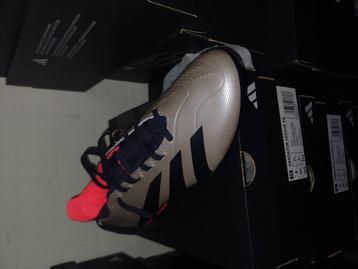 Adidas predator League  beschikbaar voor biedingen