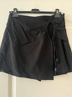 Zwart rokje/shortje met details, Kleding | Dames, Rokken, Maat 38/40 (M), Zwart, Nieuw, Ophalen of Verzenden
