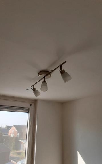 Plafondlamp met 3 spots beschikbaar voor biedingen