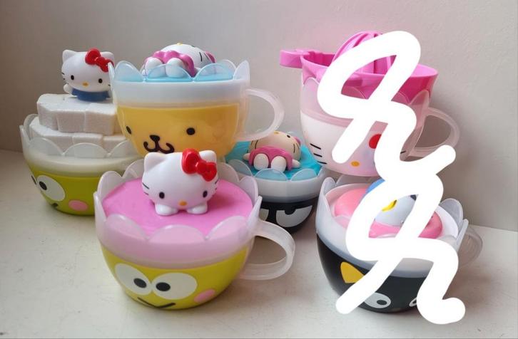 Hello kitty theeservies. Kopjes bekers verzamelen schattig., Verzamelen, Overige Verzamelen, Zo goed als nieuw, Ophalen of Verzenden