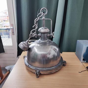 Zware authentieke maritieme vintage scheepslamp beschikbaar voor biedingen