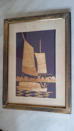 Oud retro fotolijstje met handwerk hout stro zeilboot boot., Ophalen of Verzenden
