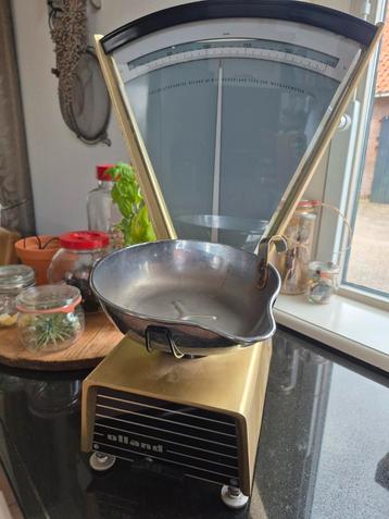 Olland weegschaal beschikbaar voor biedingen