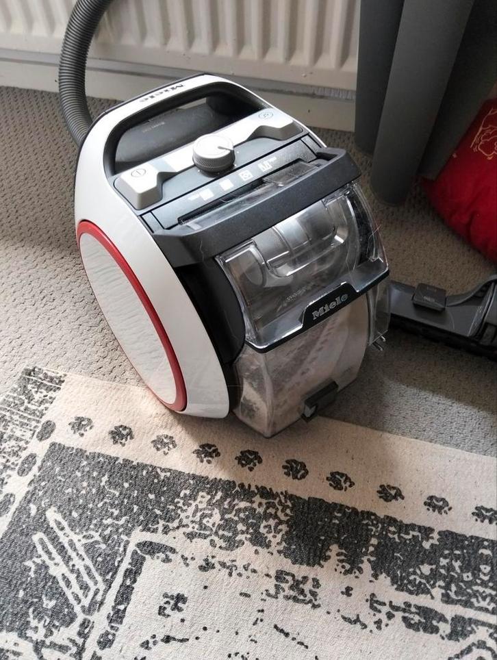 Z.g.a.n Miele stofzuiger met bon!, Witgoed en Apparatuur, Stofzuigers, Zo goed als nieuw, Stofzuiger, Reservoir, Ophalen of Verzenden