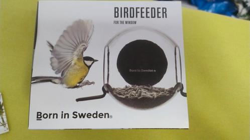 Born in Sweden Vogelvoederhuisje voor Raam - Nieuw, Tuin en Terras, Vogelhuisjes en Vogelbaden, Nieuw, Ophalen