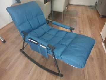 Schommelstoel relax stoel met opbergvakken beschikbaar voor biedingen