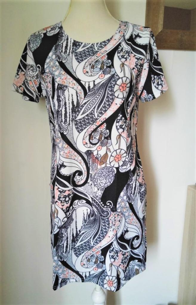 SUPER LEUK jurkje zwart/wit/zalm print mt. M - NIEUW, Kleding | Dames, Jurken, Nieuw, Maat 38/40 (M), Overige kleuren, Boven de knie