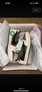Travis Scott Medium Olive, Overige kleuren, Ophalen of Verzenden, Sneakers of Gympen, Zo goed als nieuw