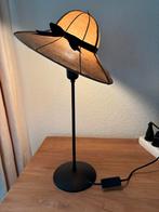 Tafellamp met hoedje - Uniek Design!, Huis en Inrichting, Lampen | Vloerlampen, Ophalen of Verzenden, Zo goed als nieuw, Stof