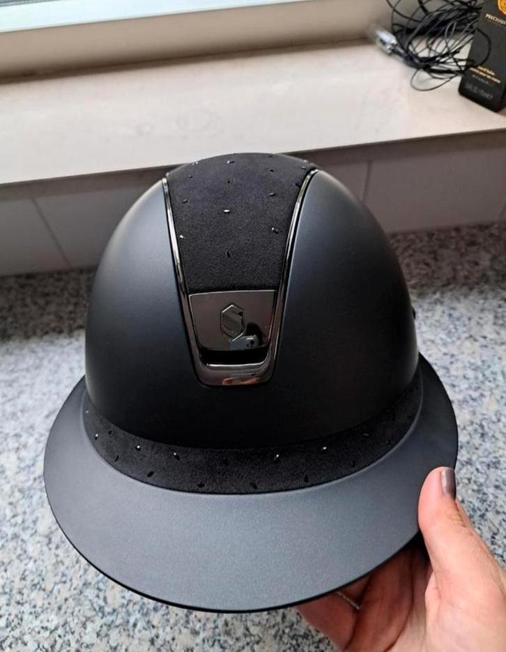 Samshield Miss Shield cap - zwart met glitter steentje, Dieren en Toebehoren, Paardrijkleding, Zo goed als nieuw, Dames, Cap, Dressuur
