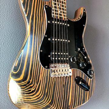 Masterbuilt stratocaster ruil inruil mogelijk beschikbaar voor biedingen