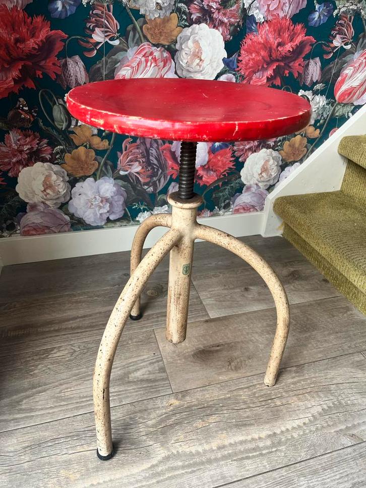 Vintage Space Age Kruk, Huis en Inrichting, Stoelen, Gebruikt, Eén, Metaal, Rood, Ophalen