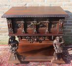 Uniek mooi bewerkt kastje snijwerk en figuren er op br97 h87, Ophalen