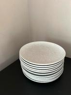11 Lichtgrijze Ontbijtbordjes, Huis en Inrichting, Keuken | Servies, Gebruikt, Ophalen of Verzenden, Bord(en), Effen