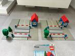 Lego spoorwegovergang huisje 7834 2x, Ophalen of Verzenden, Gebruikt, Complete set, Lego