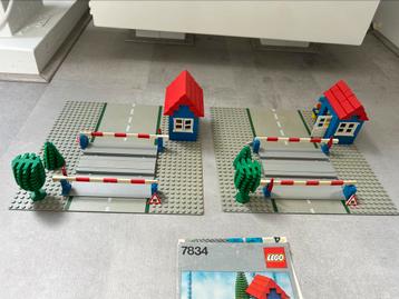 Lego spoorwegovergang huisje 7834 2x beschikbaar voor biedingen