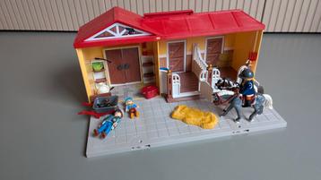 Playmobil Paardenstal Koffer beschikbaar voor biedingen