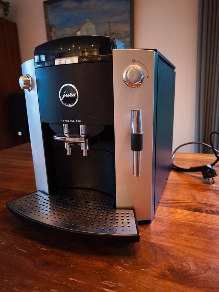Jura Impressa F50 voor onderdelen of reparatie, Witgoed en Apparatuur, Koffiezetapparaten, Niet werkend, Koffiebonen, Espresso apparaat