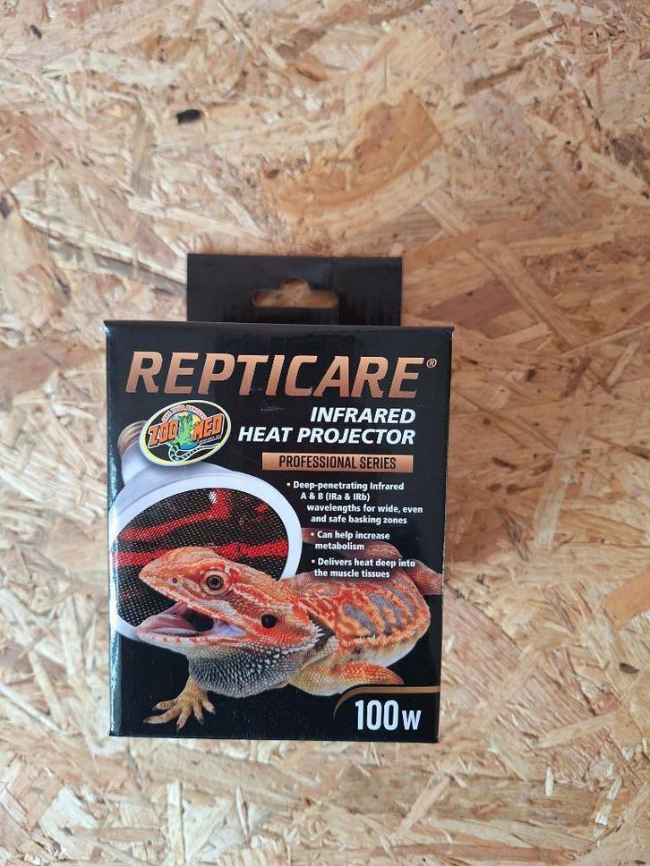 Zoo Med ReptiCare Infrared Heat Projector 100w, Dieren en Toebehoren, Reptielen en Amfibieën | Toebehoren, Nieuw, Verlichting