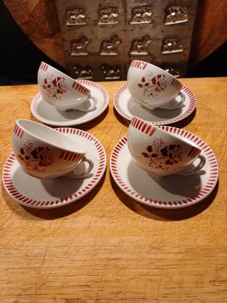 Set antieke Franse kop en schotels KG Luneville rode roos, Antiek en Kunst, Antiek | Servies los, Verzenden