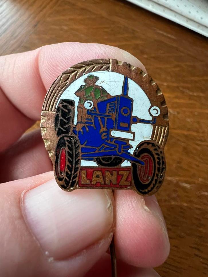 Emaille Lanz Bulldog Speldje, Verzamelen, Speldjes, Pins en Buttons, Gebruikt, Speldje of Pin, Transport, Ophalen of Verzenden