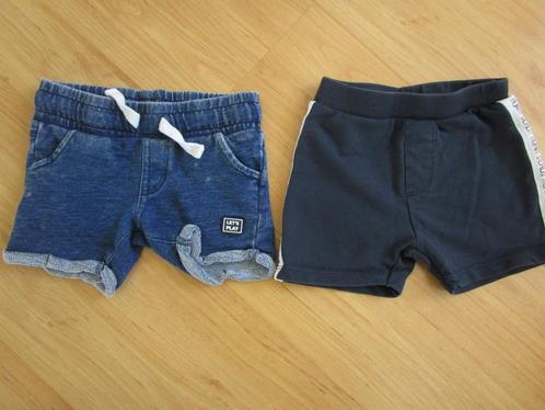 Twee stoere korte broekjes maat 68, Kinderen en Baby's, Babykleding | Maat 68, Zo goed als nieuw, Jongetje, Broekje, Ophalen of Verzenden