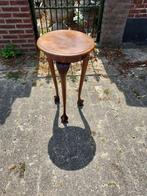 Chippendale mahonie bloementafel met klauwpoten., Ophalen of Verzenden